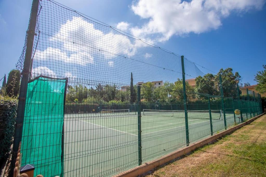 Joli 32m2, Piscine, Parking, Wifi